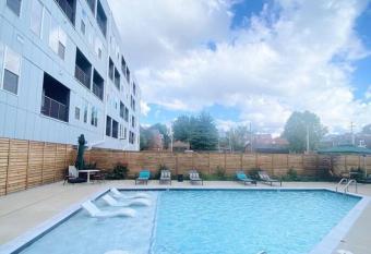 Apartment located In St.Louis allows 18 year olds to book a room