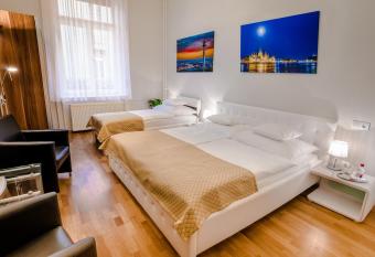 Anabelle Bed and Breakfast allows 18 year olds to book a room