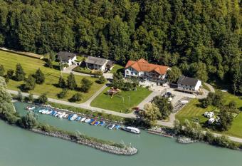 Gasthof-Pension Luger has Balcony rooms