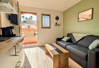 Chez K&D Studio Zen allows 18 year olds to book a room