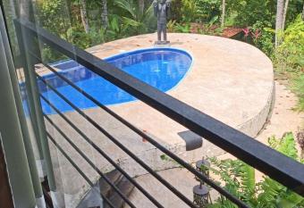 Paradise Corcovado House & Villas has rooms with a private hot tub