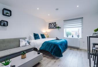 (null) allows 18 year olds to book a room