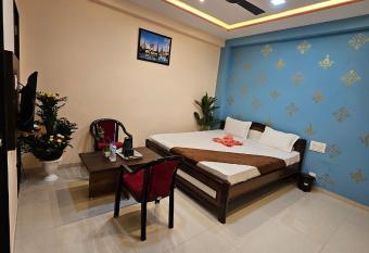 shiv home stay allows 18 year olds to book a room