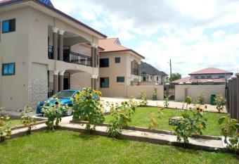 Luxury Spacious Apartment has Balcony rooms