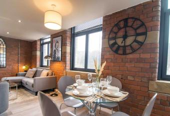 Conditioning House - Suite 2 allows 18 year olds to book a room