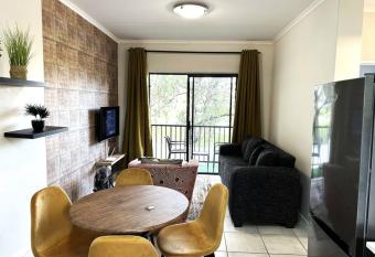 Insaka Greenpark 2Bed Aptment-Boksburg has Balcony rooms