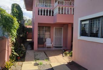 Departamento   ngeles del Arenal #2 allows 18 year olds to book a room