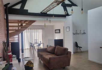 Atelier D  tente has rooms with a private hot tub