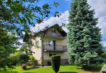 Orkana44F has Balcony rooms