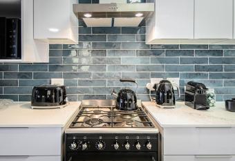 (null) has Balcony rooms