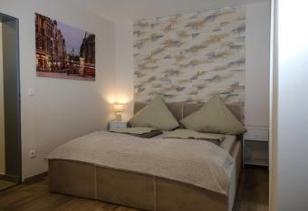 SchlossCasa Lauf an der Pegnitz (London) has Balcony rooms