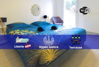 Le city F2 centre-ville has Balcony rooms