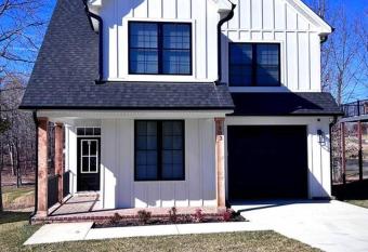 (null) has rooms with a private hot tub