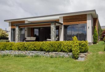 Daniels Delight has Balcony rooms