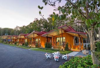 Infinite Resort and Cafe has Balcony rooms