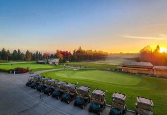 Guesthouse Near Golf Course has Balcony rooms