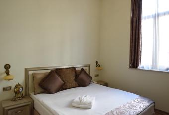 Euro Hotel Grivita allows 18 year olds to book a room