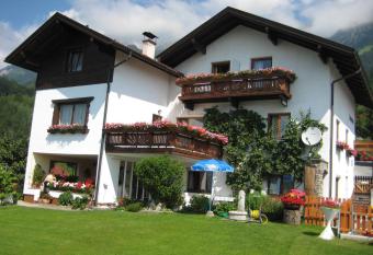 G  stehaus Sonnenheim has Balcony rooms