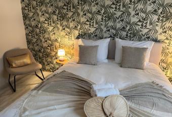 High Street Apartments has Balcony rooms