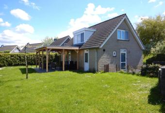 Villa Schelphoek - ein toller Ort zum Entspannen has Balcony rooms