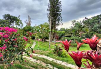 Finca la Lomita has Balcony rooms
