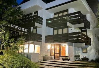 Residence Fradusta Apt. 116 allows 18 year olds to book a room