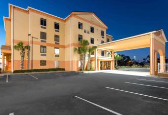 Ramada by Wyndham Panama City allows 18 year olds to book a room