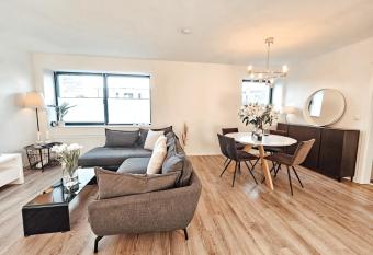 Modernes Appartment im Gr  nen has Balcony rooms