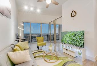 Snazzy loft style 2BR I Gym I Parking I Workspace allows 18 year olds to book a room