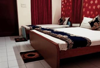 Hotel Majors Den has Balcony rooms