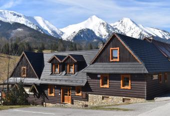 Drevenica Diana has rooms with a private hot tub