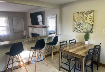 4 Bedrooms~2 Baths Cute & Cozy, Excellent Location has Balcony rooms