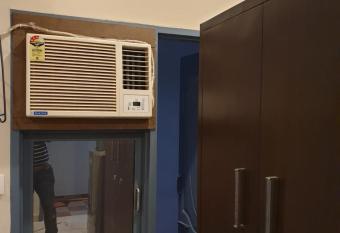 OLD SCHOOL has Balcony rooms