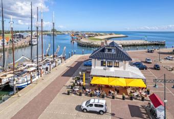 Havenhotel At Sea Texel allows 18 year olds to book a room