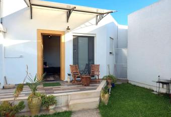 Charmant Studio avec Jardin Priv   allows 18 year olds to book a room