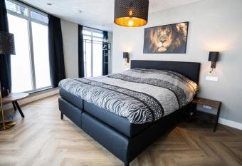 Parade Elluf allows 18 year olds to book a room