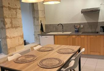 Paisible T2 avec jardin allows 18 year olds to book a room