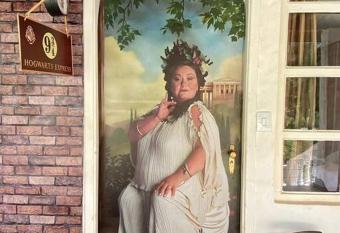 Casa do bruxo Harry allows 18 year olds to book a room