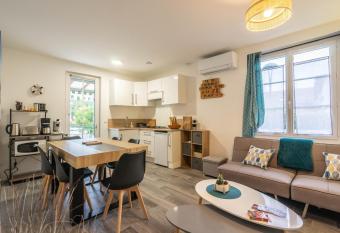 Maison de vacances centre ville has Balcony rooms