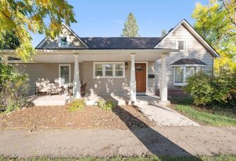Downtown Spearfish Historic Home has Balcony rooms
