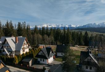 Dom Jarosze I by LoftAffair allows 18 year olds to book a room