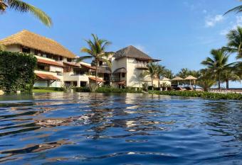 Villa Caracol in Las Palmas Luxury Villas allows 18 year olds to book a room