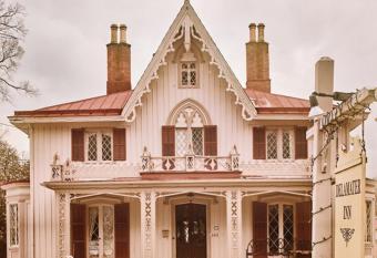 Beekman Arms And Delamater Inn has Balcony rooms