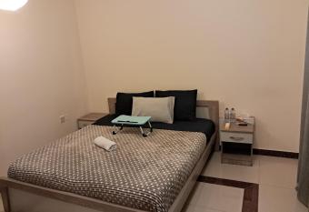 Top House Zayed Airport - Free Taxi Drop has Balcony rooms