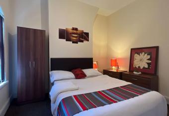 Lovely Room in Stoke-on-Trent allows 18 year olds to book a room