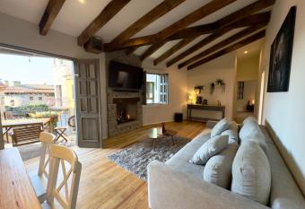 PH Santorino en Val  Quirico has Balcony rooms