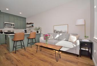 Baby Birch Banks Guest House on Lake Pend Oreille has Balcony rooms