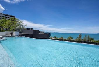 Howard Johnson by Wyndham Pattaya JC allows 18 year olds to book a room