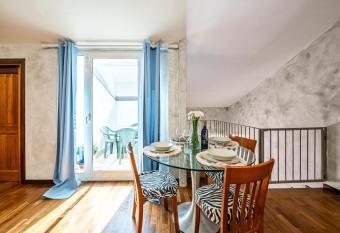 Attico Viareggio Centro has Balcony rooms