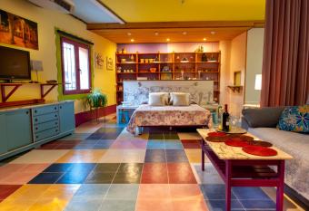 Ar  vacon allows 18 year olds to book a room